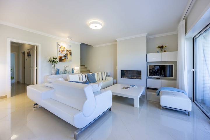 Villa für 6 Personen, mit Balkon und Terrasse sowie Garten und Pool in Santa Maria
