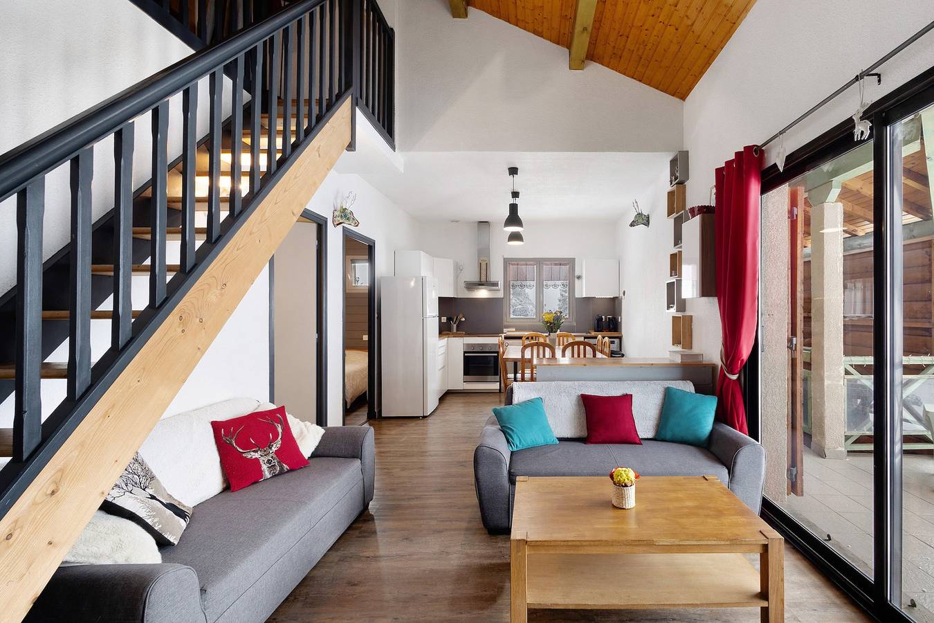 Entire apartment, Apartment 'Roussillon' with Mountain View, Private Terrace and Wi-Fi in Les Angles, Parc naturel régional des Pyrénées catalanes
