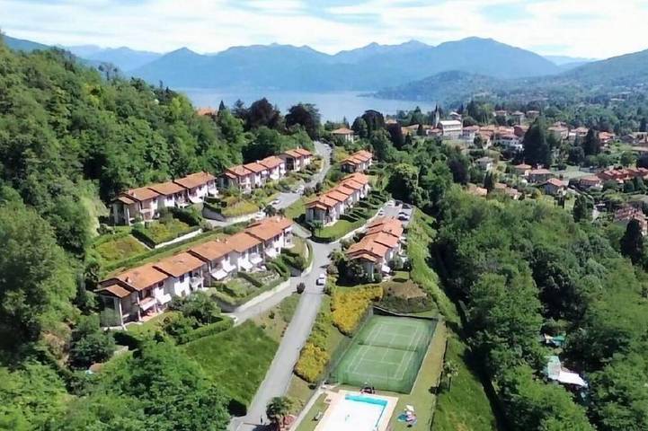 Ferienwohnung für 4 Personen, mit Balkon und Garten sowie Pool