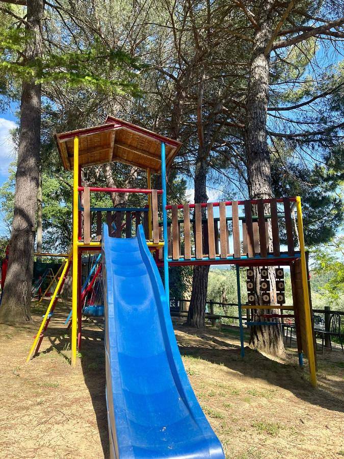 Agriturismo per 4 persone, con giardino e panorama nonché piscina in Poggibonsi