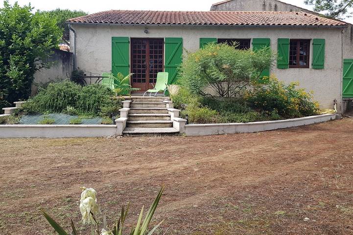 Maison de vacances pour 5 personnes, avec terrasse ainsi que jardin et jacuzzi - 1