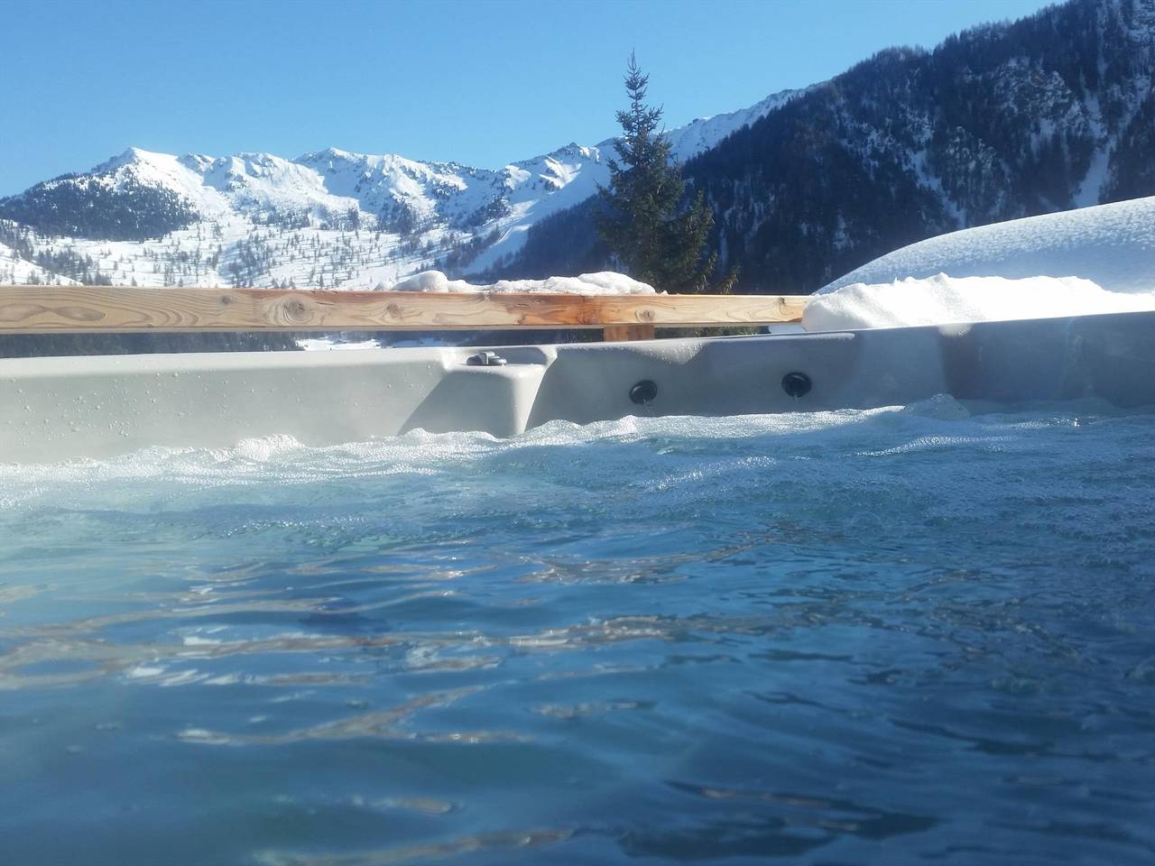 Chalet Chocolat - Jacuzzi Sauna Views Ski-In Ski-Out in La Tzoumaz, Riddes