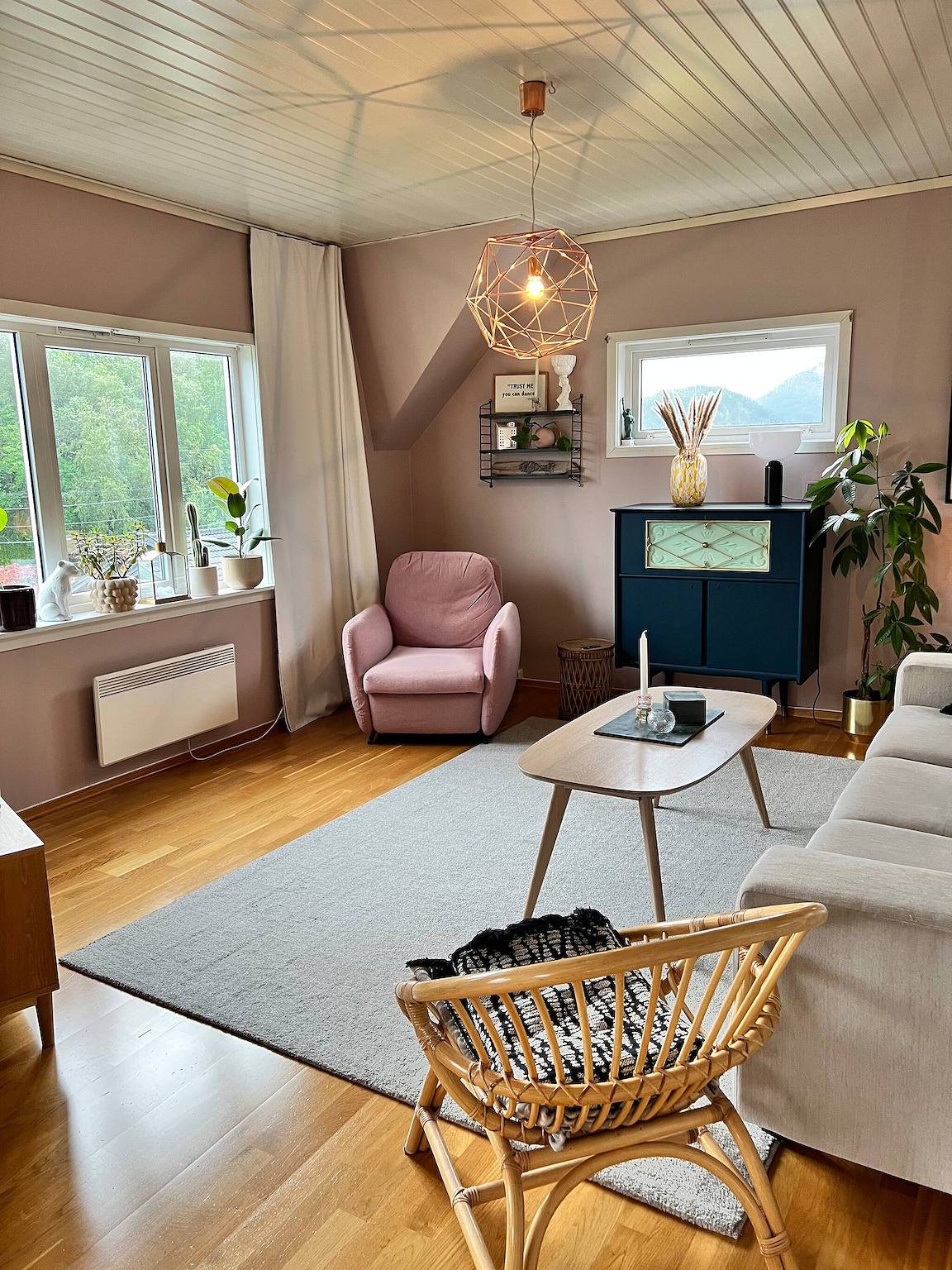 Ganze Wohnung, Apartment mit 2 Schlafzimmern und Dachboden in Ålesund