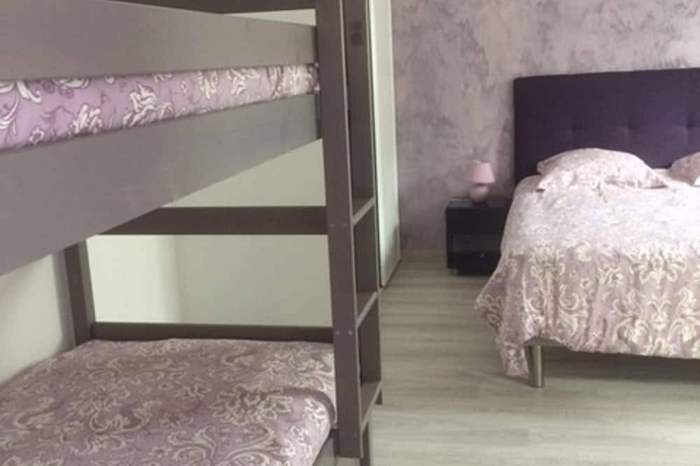 Gite de  luxe 3*  12 personnes  jacuzzi, spa  Châteaux de la Loire Touraine in Rochecorbon, Région de Tours