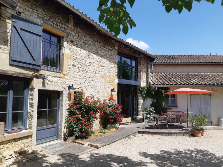 Location de vacances pour 2 personnes, avec jardin dans Auvergne-Rhône-Alpes - 2