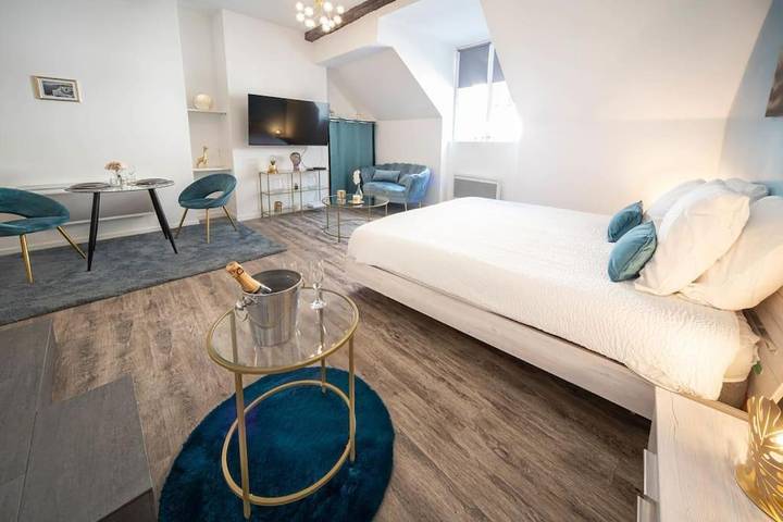 Gîte pour 2 personnes, avec jacuzzi, animaux acceptés à Chalon-sur-Saône - 2