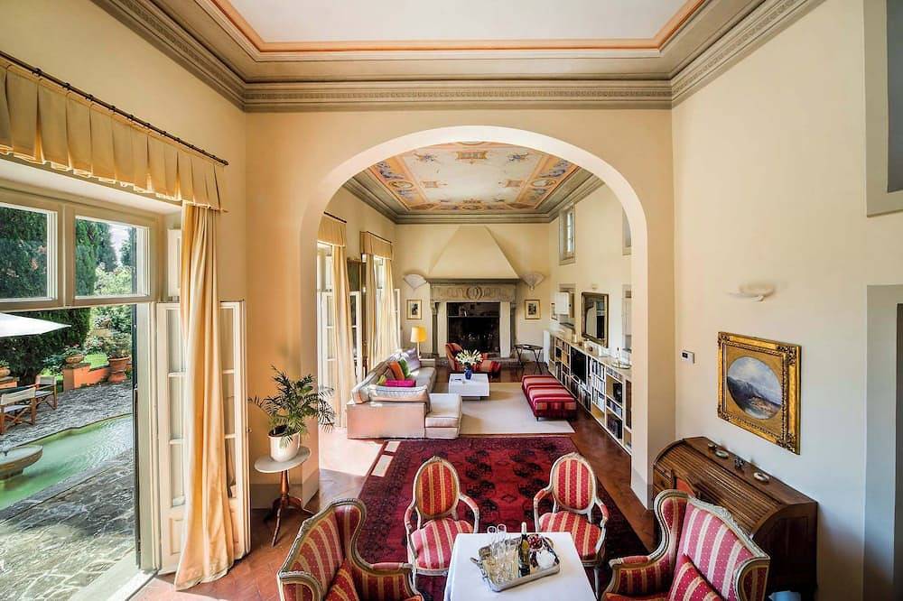 Magnificent 8Bd Villa W/ Heated Pool,Top Location! in Comune di Galuzzo (1861-1865), Florence