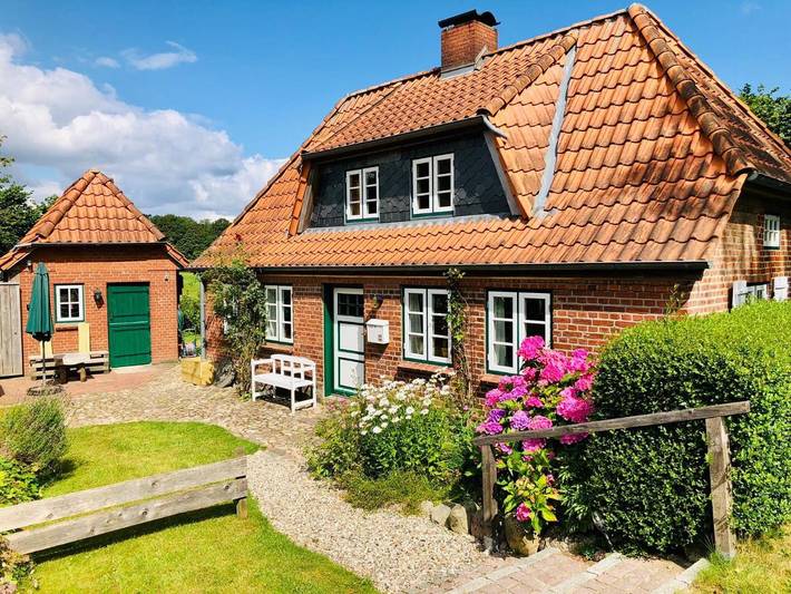 Ferienhaus für 4 Personen, mit Terrasse und Garten in Grundhof