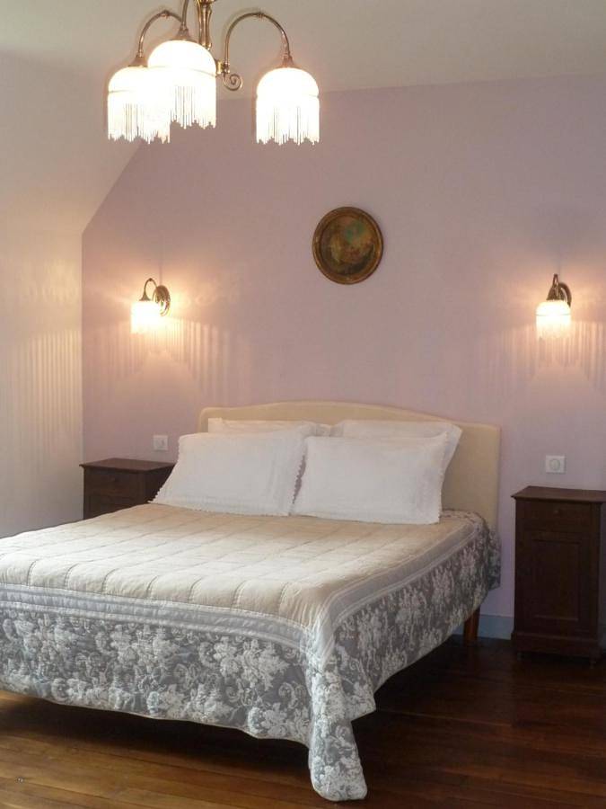 Chambre d’hôte pour 6 personnes, avec terrasse ainsi que jardin et piscine dans Allier - 2