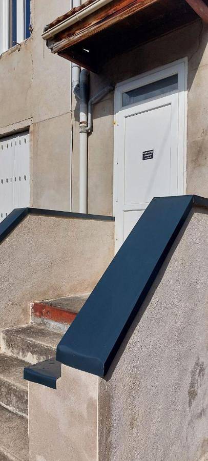 Appartement entier, One-Bedroom Apartment in Saint-Chamond, Parc Naturel Régional du Pilat