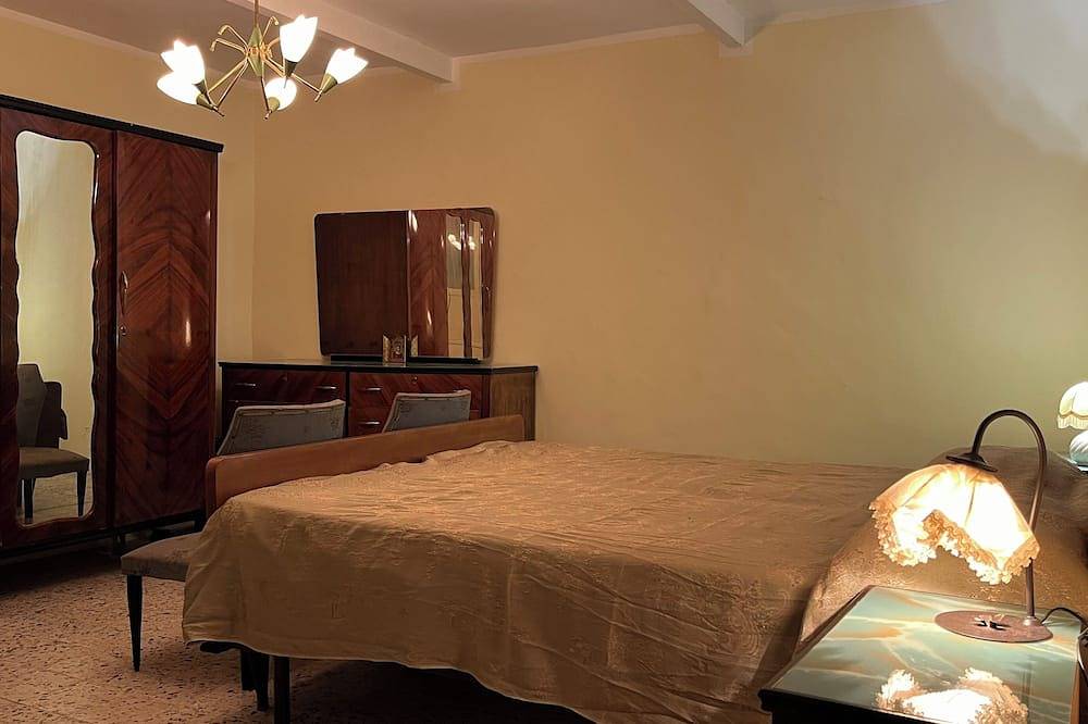 Appartamento intero, Casa Torre Metabo - Una Camera da Letto Appartamento, Ospiti Massimo 6 in Villa Santo Stefano, Provincia di Frosinone