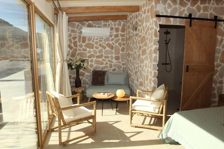 Gîte pour 3 personnes, avec piscine et vue sur le lac ainsi que terrasse et vue dans Tolosa (Alcala del Jucar) - 3