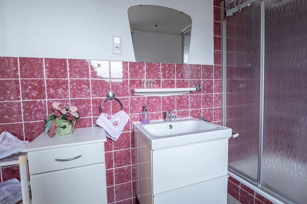 Ganze Wohnung, Ferienwohnung Eg Helene - Ferienwohnungen Engelmann 35107 Og und Helene 35179 Eg in Holtland, Nordseeküste