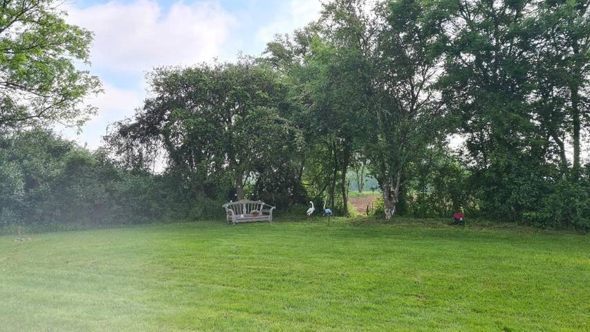 Location de vacances pour 3 personnes, avec jardin ainsi que vue et piscine, animaux acceptés à Lignac - 3