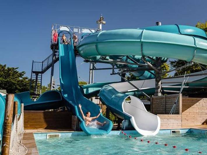 Camping pour 8 personnes à Saint-Georges-d'Oléron