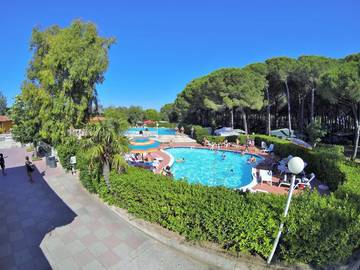 Ferienpark für 7 Personen, mit Pool und Kinderpool, mit Haustier in Italien