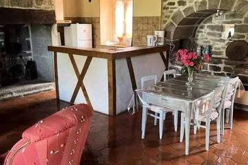 Location de vacances pour 5 personnes, avec terrasse à Saint-Martial-de-Gimel