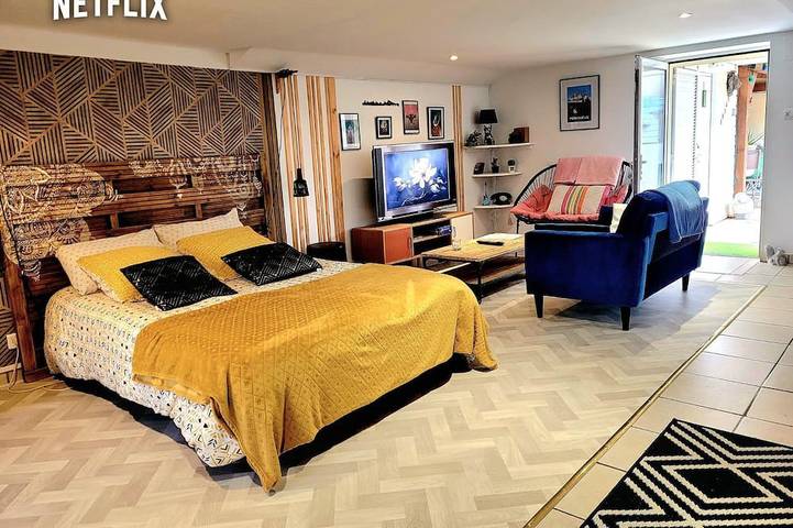 Gîte pour 2 personnes, avec jardin ainsi que jacuzzi et terrasse à Trélissac - 2