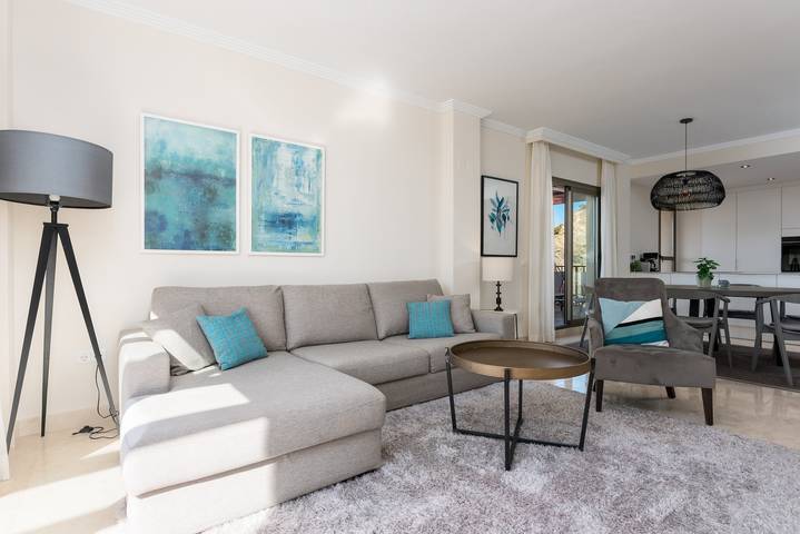 Entire apartment, Holiday apartment for 6 people with balcony in Paraiso Park, Benahavís