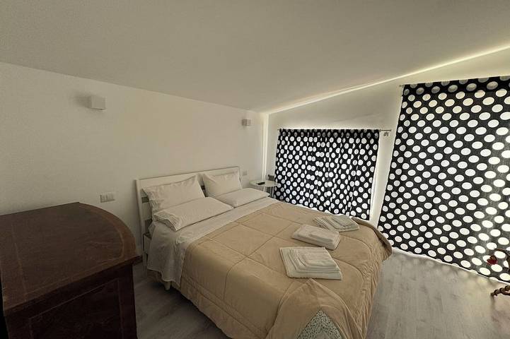 Villa Sotto le Stelle for a relaxing holiday with a view of the Aeolian Islands in Spiaggia di Orto Luizzo, Messina