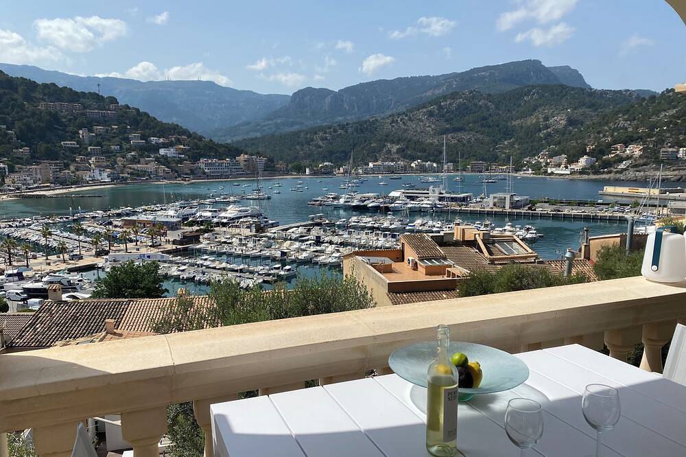 Entire apartment, Beautiful apartment  with fantastic sea views, wi-fi and private parking in Port de Sóller, Sóller