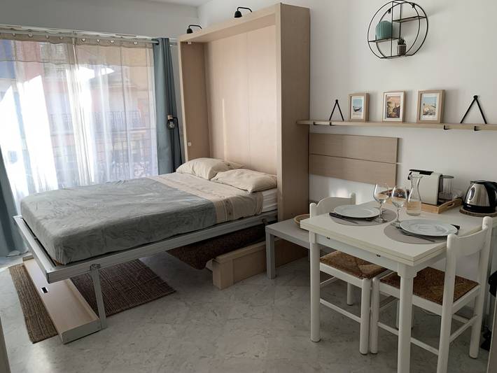 Gîte pour 2 personnes, avec piscine et vue sur l’océan ainsi que balcon et vue à Menton - 3