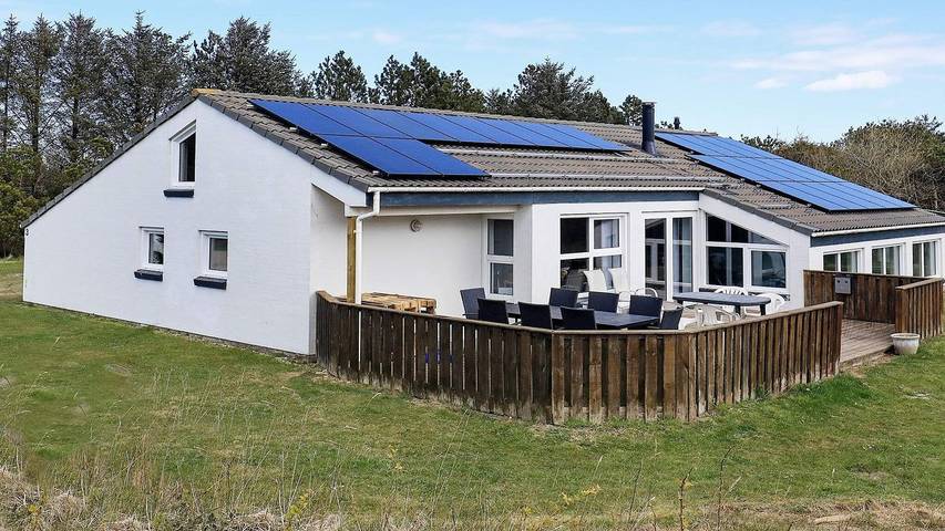 Ferienhaus für 11 Personen, mit Sauna und Terrasse sowie Pool und Whirlpool in lønstrup