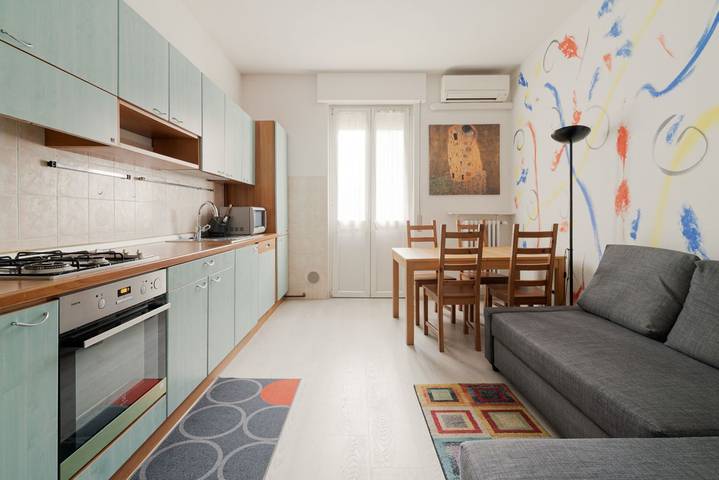 Vacation rental for 2 people, with balcony in Milan