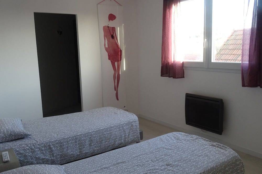 Entire apartment, Large gîte on the banks of the Seine in Villeneuve-le-Roi, Val-de-Marne