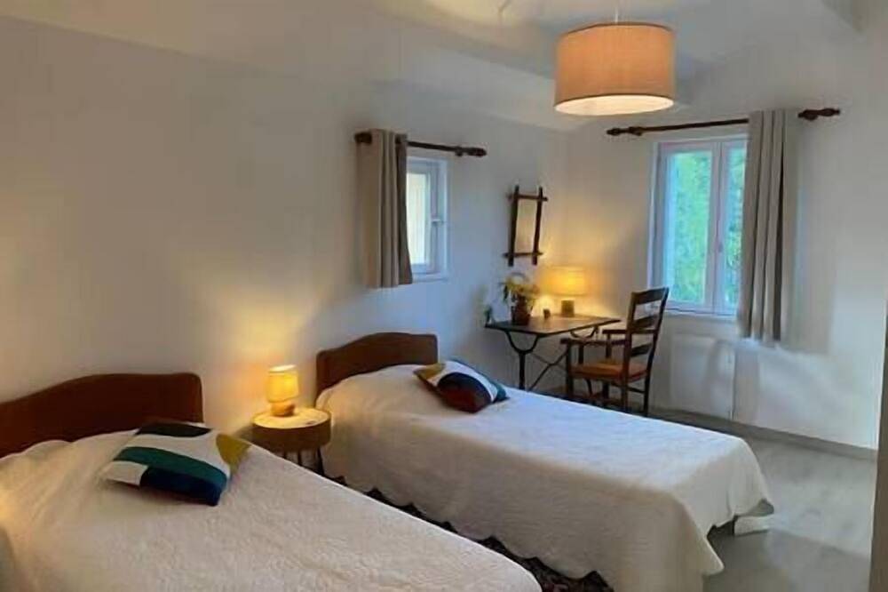 “Chez Nelly”: Villa with breathtaking view in Dieulefit, Nyons region