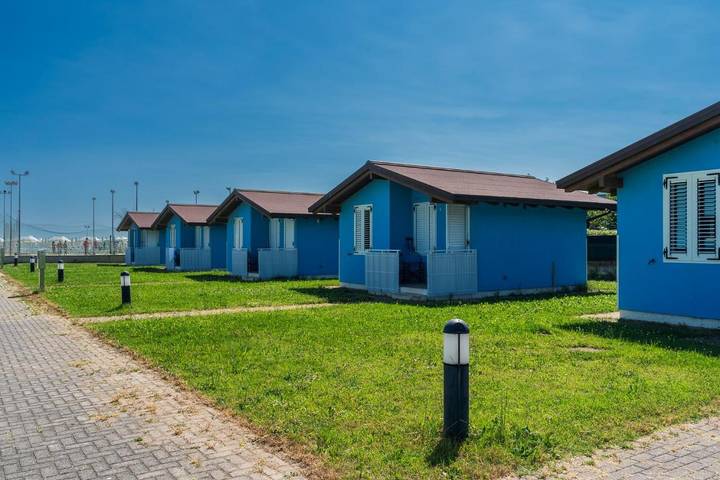 Bungalow per 5 persone, con Balcone e Terrazza nonché Giardino e Panorama a Cesenatico