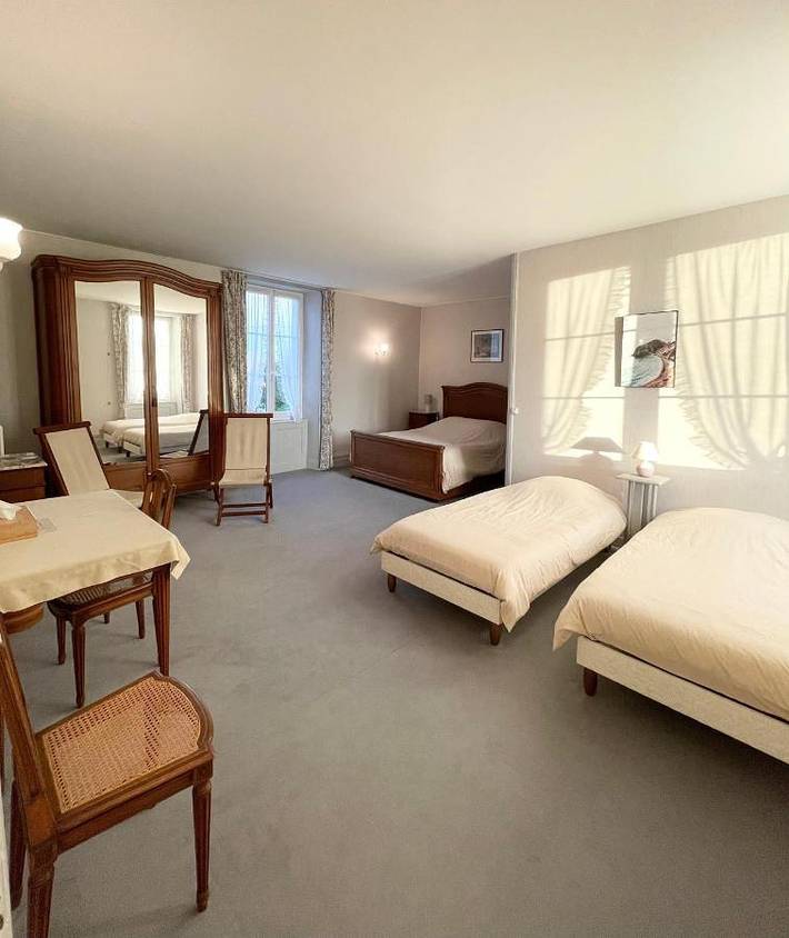 Chambre d’hôte pour 5 personnes, avec terrasse ainsi que jardin et vue, animaux acceptés