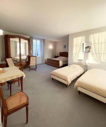 Chambre d’hôte pour 5 personnes, avec terrasse ainsi que vue et jardin, animaux acceptés à Formigny