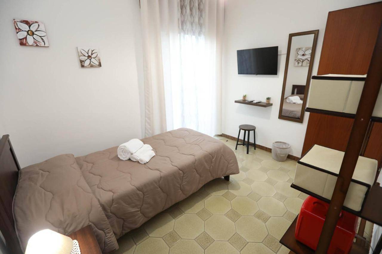 Single Room with Private Bathroom in Salemi, Provincia di Trapani