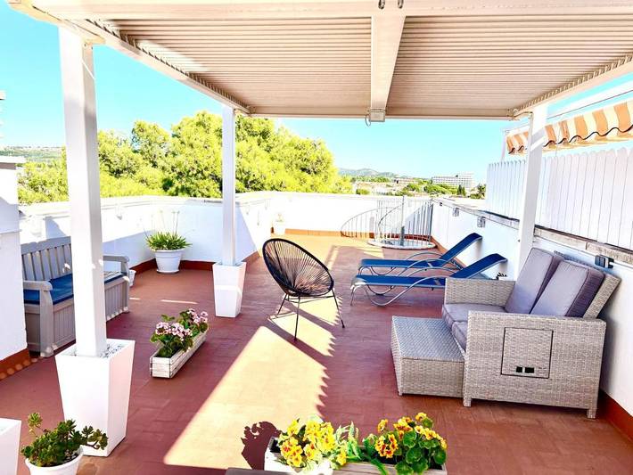 Apartamento de vacaciones para 6 personas, con piscina además de vistas y jardín - 1