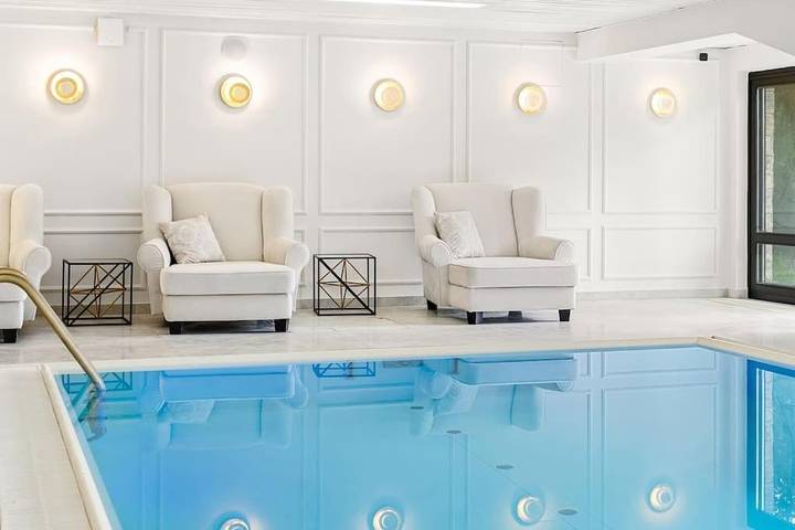 Ferienhaus für 14 Personen, mit Whirlpool und Pool sowie Sauna und Garten in Hochsteiermark