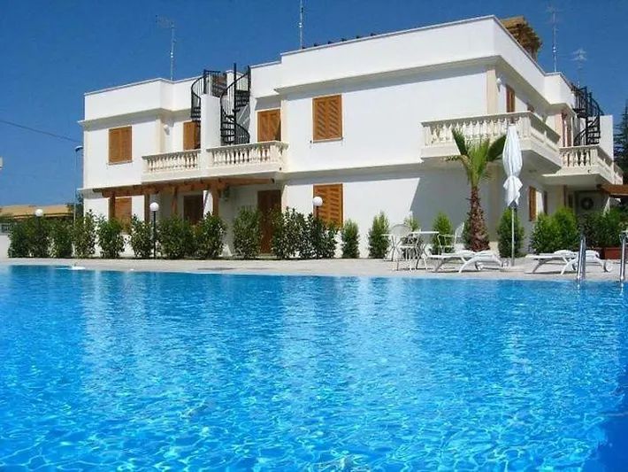 Appartamento vacanze per 4 persone, con giardino e panorama nonché piscina - 1