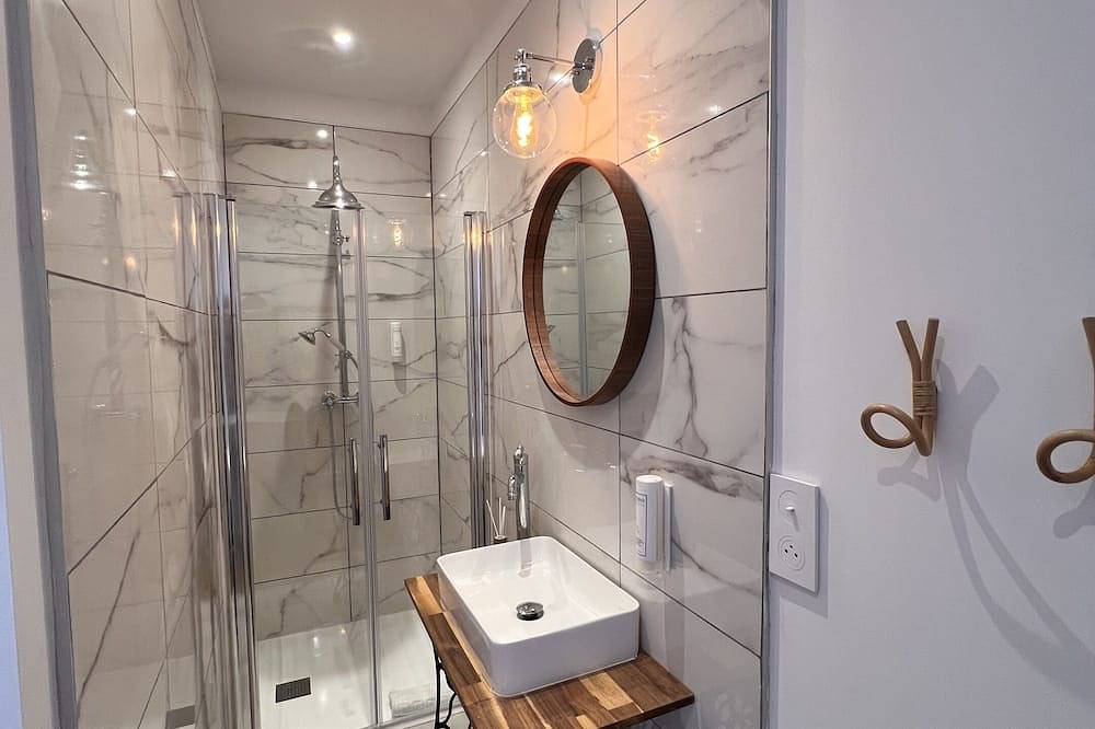 Ganze Wohnung, Apartment-Apartment-Ensuite-Balkon in Villefranche-de-Rouergue, Aveyron