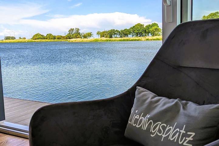 Hausboot für 4 Personen, mit Terrasse in Wangermeer