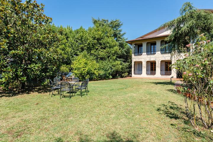 Geheel appartement, Appartement 'Casa Spazio Zero' met privéterras, gedeelde tuin en Wi-Fi in Serravalle Pistoiese, Provincie Pistoia