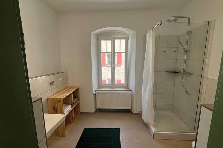 Ganze Wohnung, Fichtelzimmer - zentrale und moderne Ferienwohnung im Herzen von Wunsiedel in Wunsiedel, Landkreis Wunsiedel im Fichtelgebirge