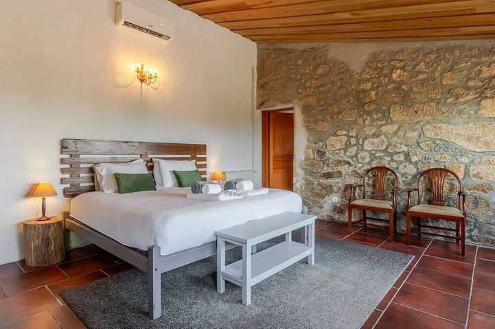 Location de vacances pour 6 personnes, avec piscine ainsi que balcon et jardin dans Barroselas - 4