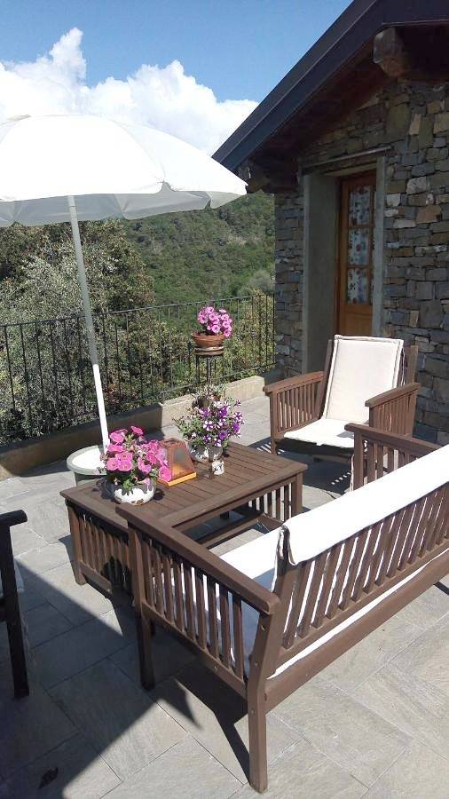 Location de vacances pour 2 personnes, avec Terrasse ainsi que Jardin et Vue à Apricale - 2
