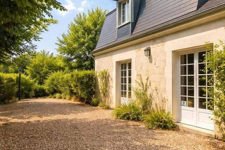 Location de vacances pour 9 personnes, avec jardin à Saint-Cyr-sur-Loire