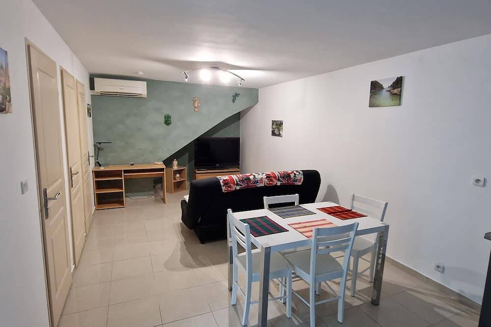 Apartamento entero, Apartment T2 Le Port Miou in ground floor villa located 5 km from Cassis in Carnoux-en-Provence, Marsella region
