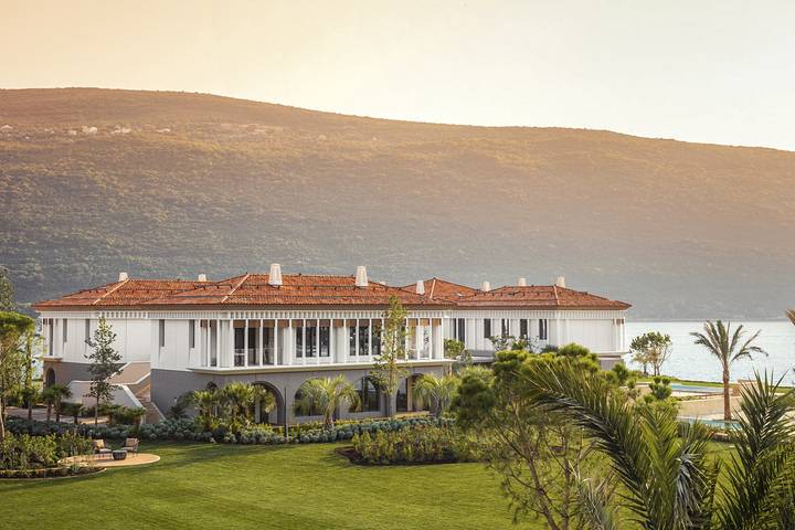 Bungalow für 9 Personen, mit Garten und Terrasse in Montenegro - 2