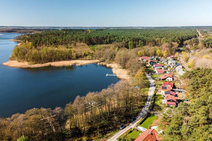 Ferienhaus für 4 Personen, mit Terrasse und Garten sowie Sauna und Seeblick in Mecklenburgische Seenplatte