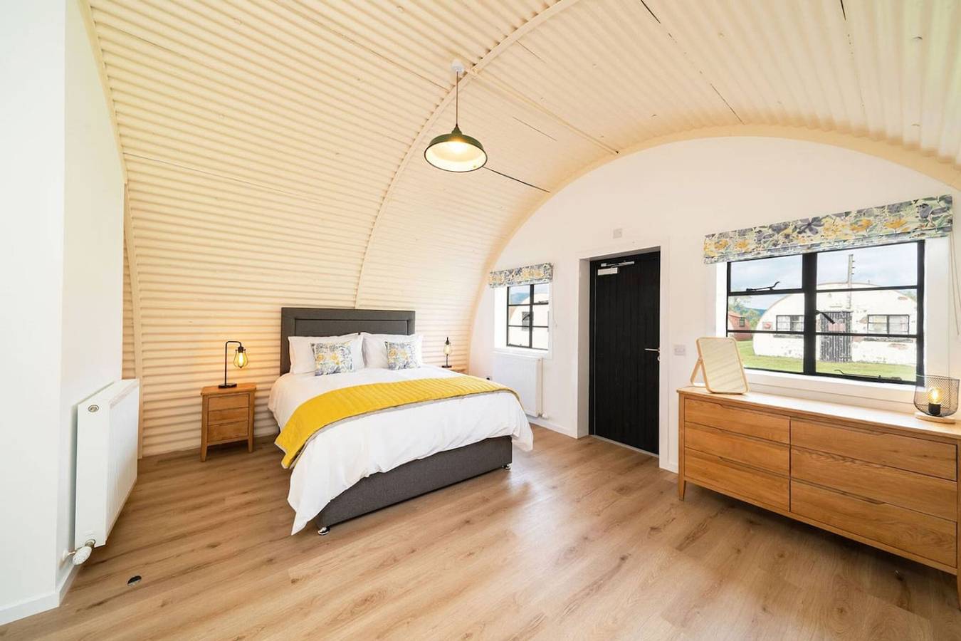 Ganzes Studio, Hut 34 at Cultybraggan Camp in Perthshire