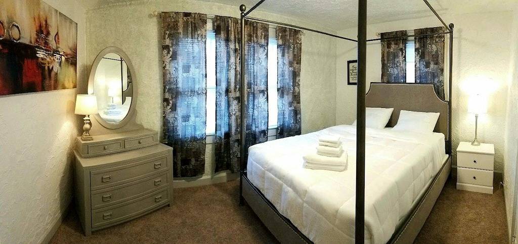 Perfekte Basis für Ihre Indy-Reise! 3bd / 1bth Duplex !! in Indianapolis, Indiana