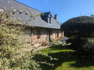 Gîte pour 4 personnes, avec terrasse et jardin à Pennedepie